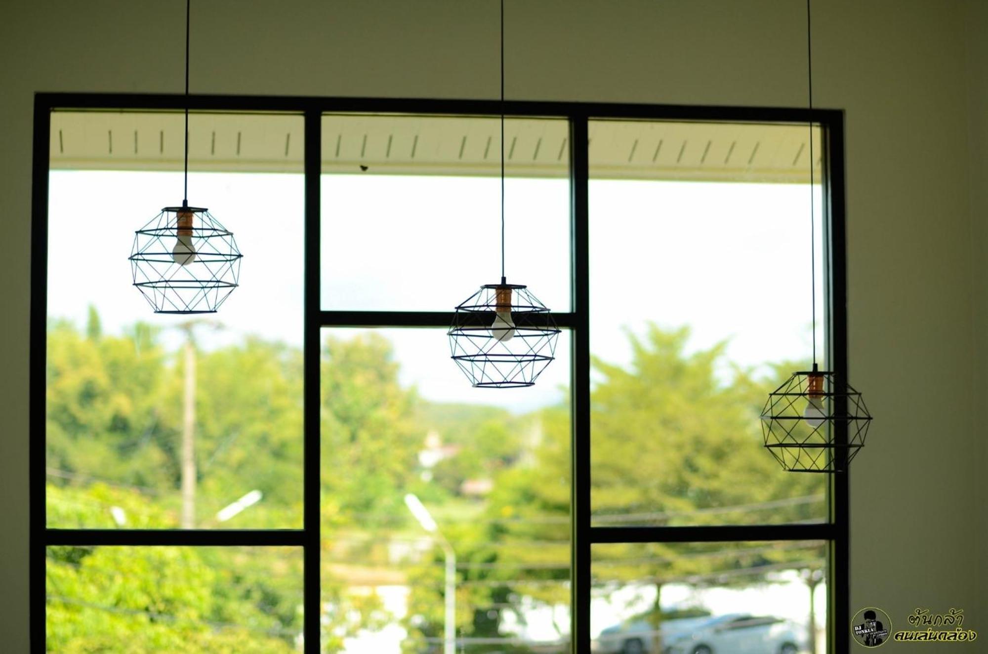 แอ่ว-ดีld Hotel&Residences Ngao Extérieur photo