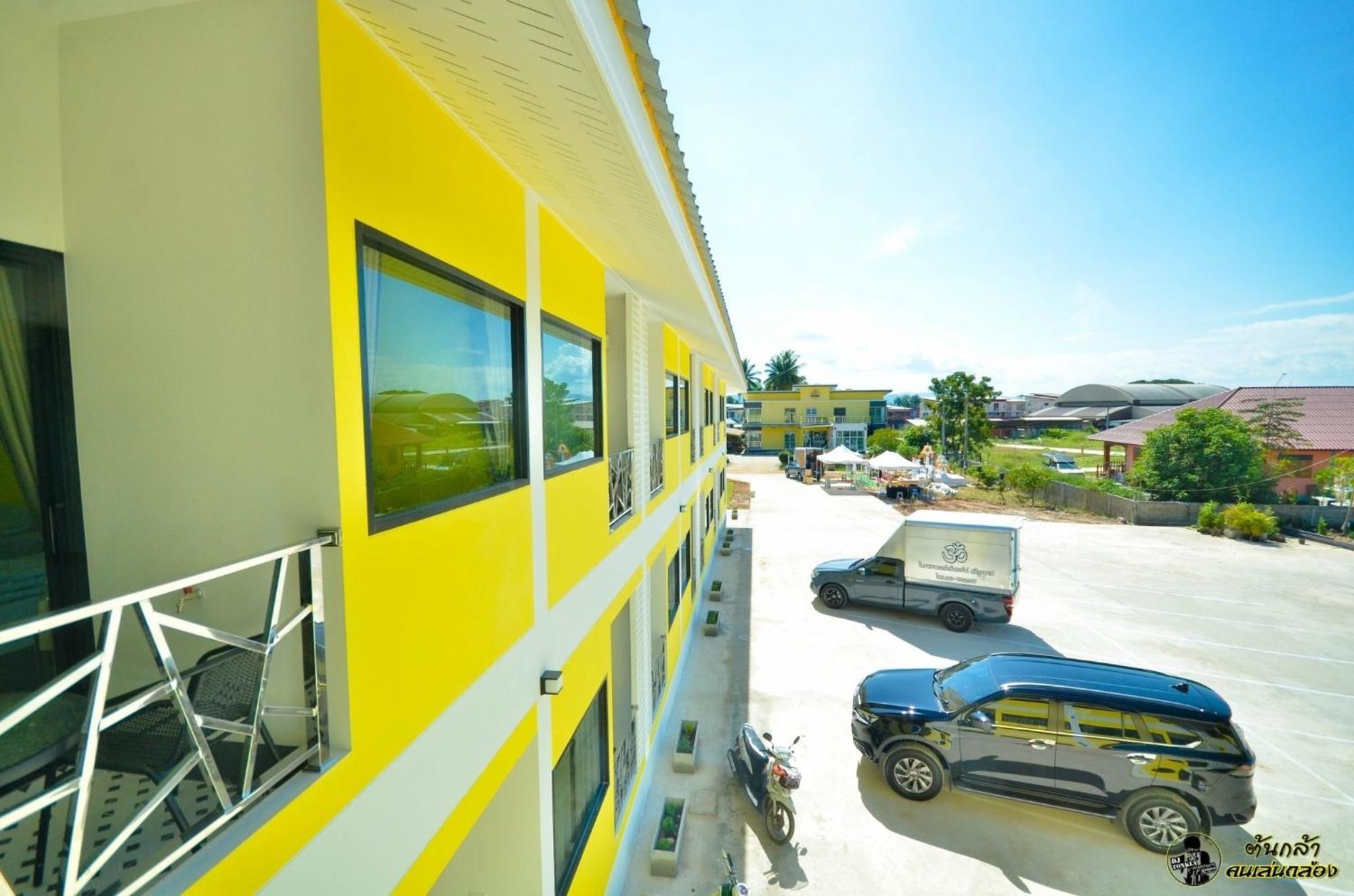 แอ่ว-ดีld Hotel&Residences Ngao Extérieur photo