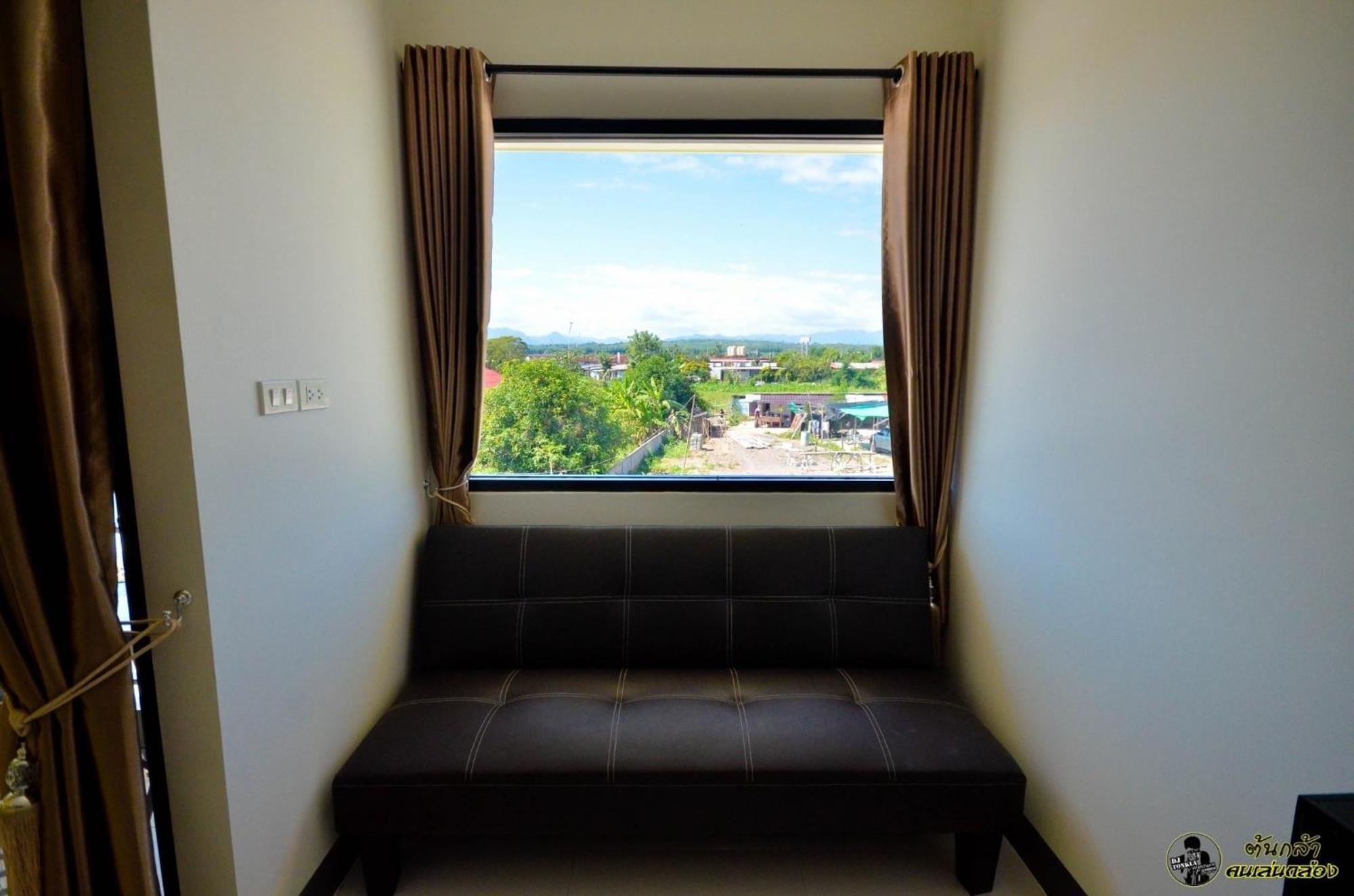 แอ่ว-ดีld Hotel&Residences Ngao Extérieur photo