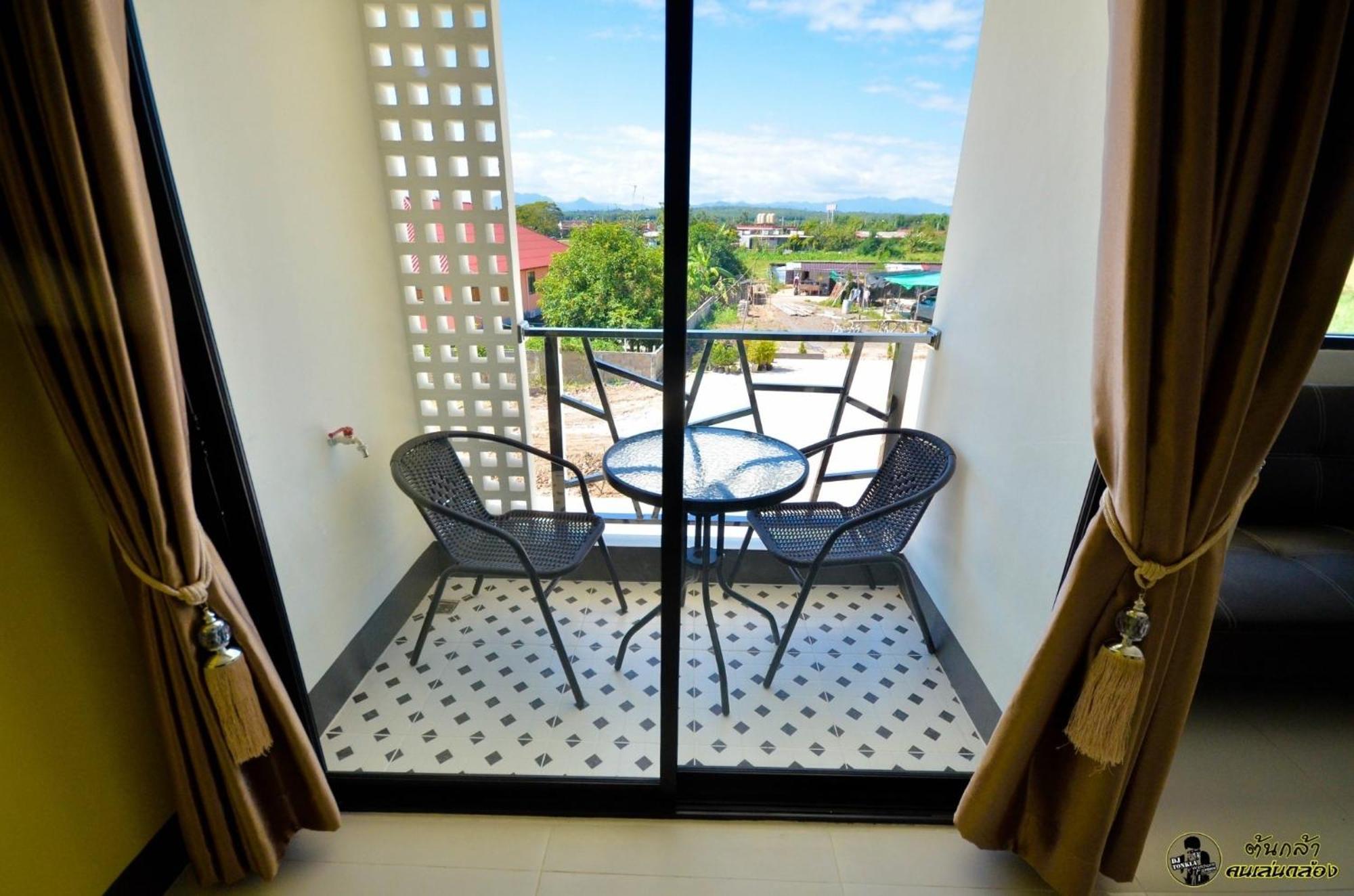 แอ่ว-ดีld Hotel&Residences Ngao Extérieur photo